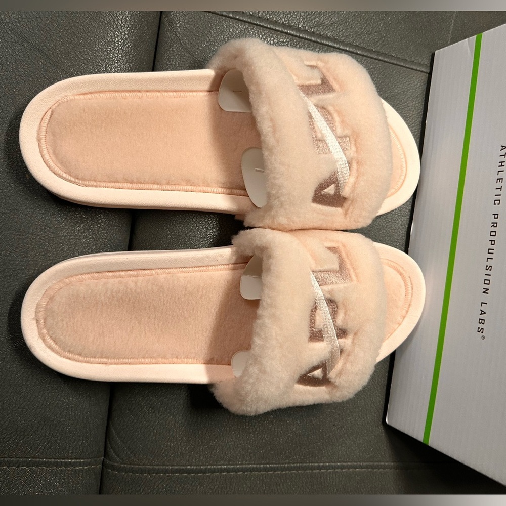 Athletic Propulsion Labs (APL) Women's Shearling Slides in pink - Picture 4 of 5